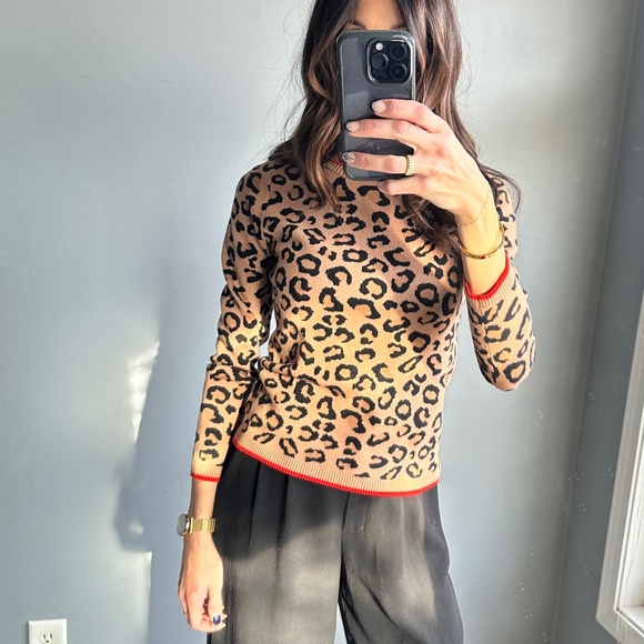 Tahari leopard print sweater - Picture 2 of 6
